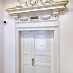 Apart Otel Downtown Rubesova 4*
