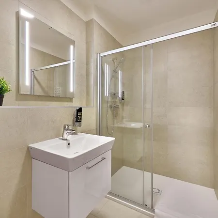 Downtown Suites Rubesova 4*