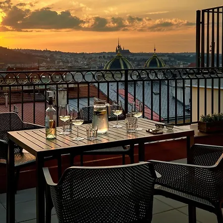 Downtown Rubesova Lägenhetshotell Prag
