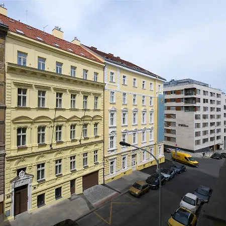 Downtown Rubesova Lejlighedshotel