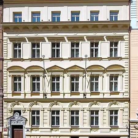 Downtown Rubesova Prag