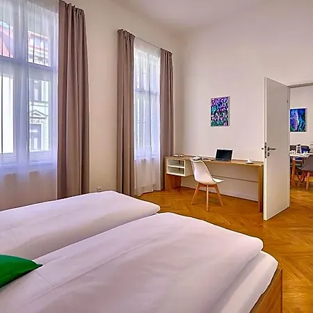 Downtown Rubesova 4*