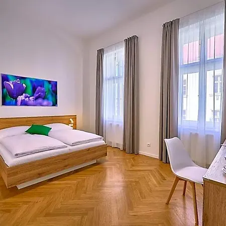 Downtown Rubesova شقة فندقية 4*