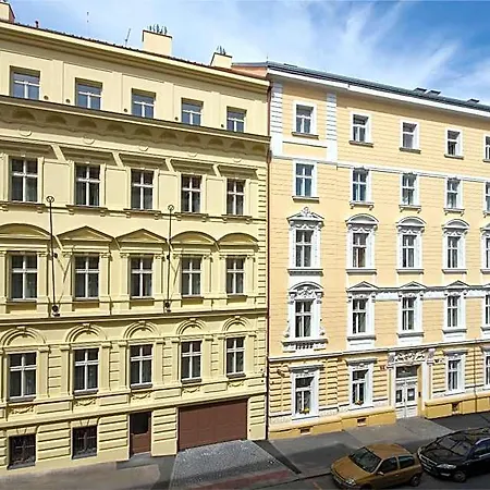 شقة فندقية Downtown Rubesova 4*