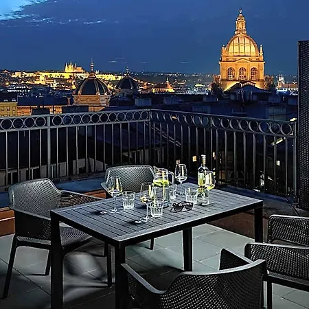 شقة فندقية Downtown Rubesova 4*