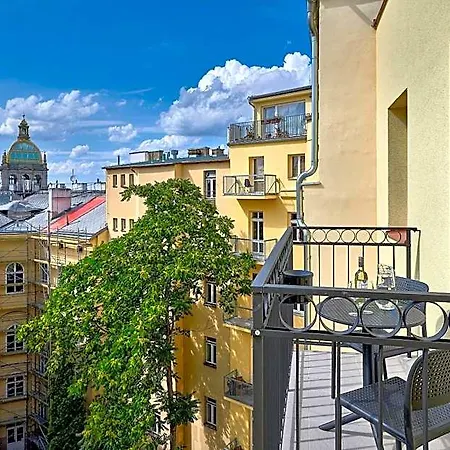 شقة فندقية Downtown Rubesova 4*