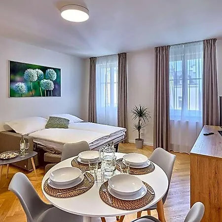 شقة فندقية Downtown Rubesova 4*