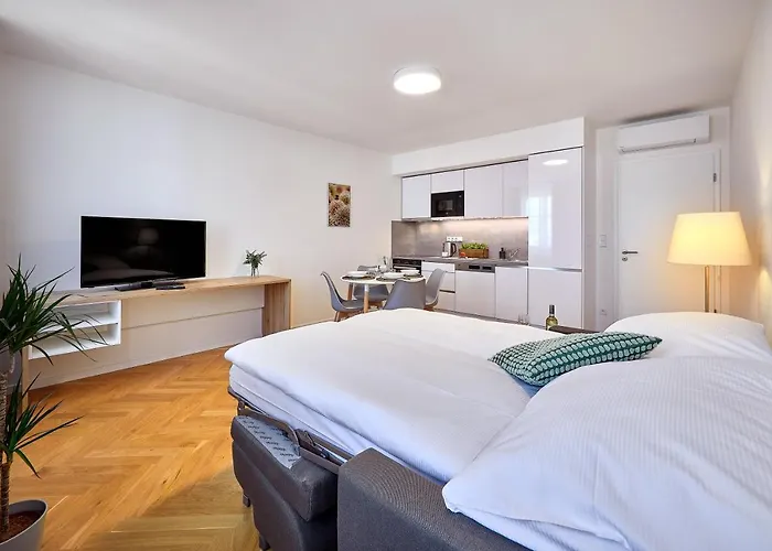 Downtown Rubesova 4*
