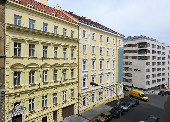 Downtown Rubesova Lägenhetshotell