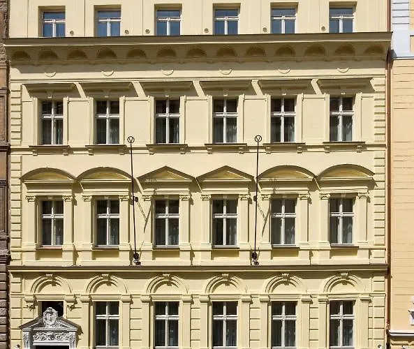 Downtown Rubesova 4*