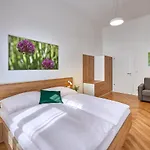 Aparthotel Downtown Rubesova 4*