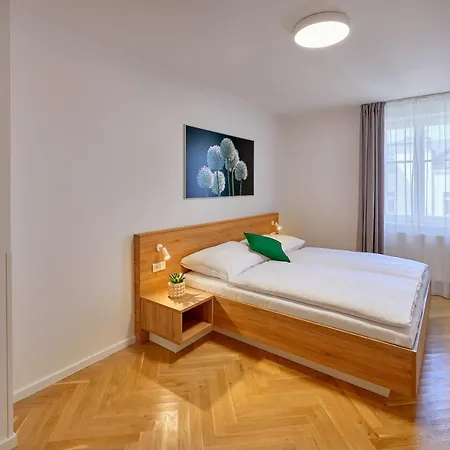 شقة فندقية Downtown Rubesova 4*